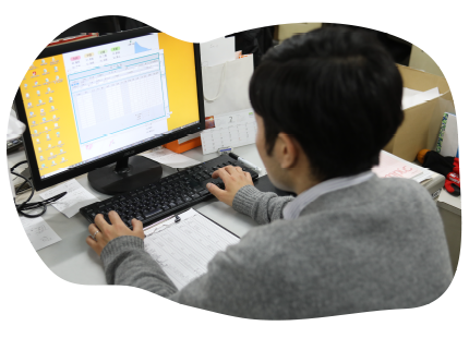 株式会社セビア　経理　R.Tさん仕事風景